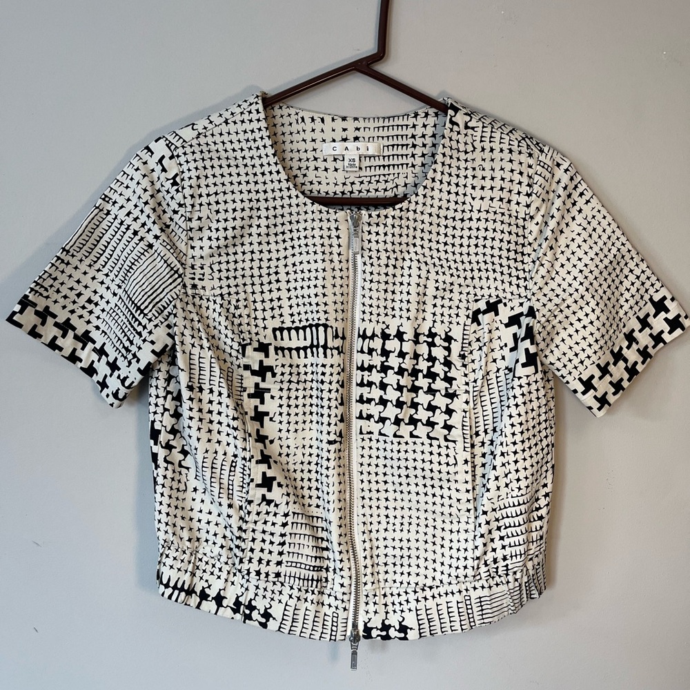 Cabi Black & Cream Zip up Short Sleeve Blazer Size Extra Small